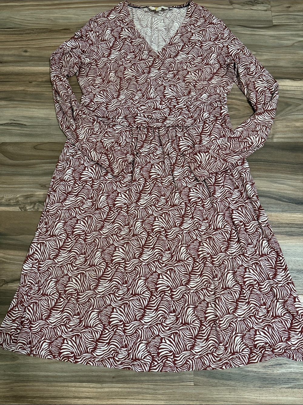 Boden Layla Jersey Dress 10R Ripple Wave Maroon White Faux Wrap Pockets Midi
